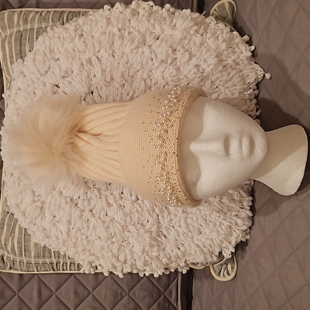 Adrienne Landau Hat